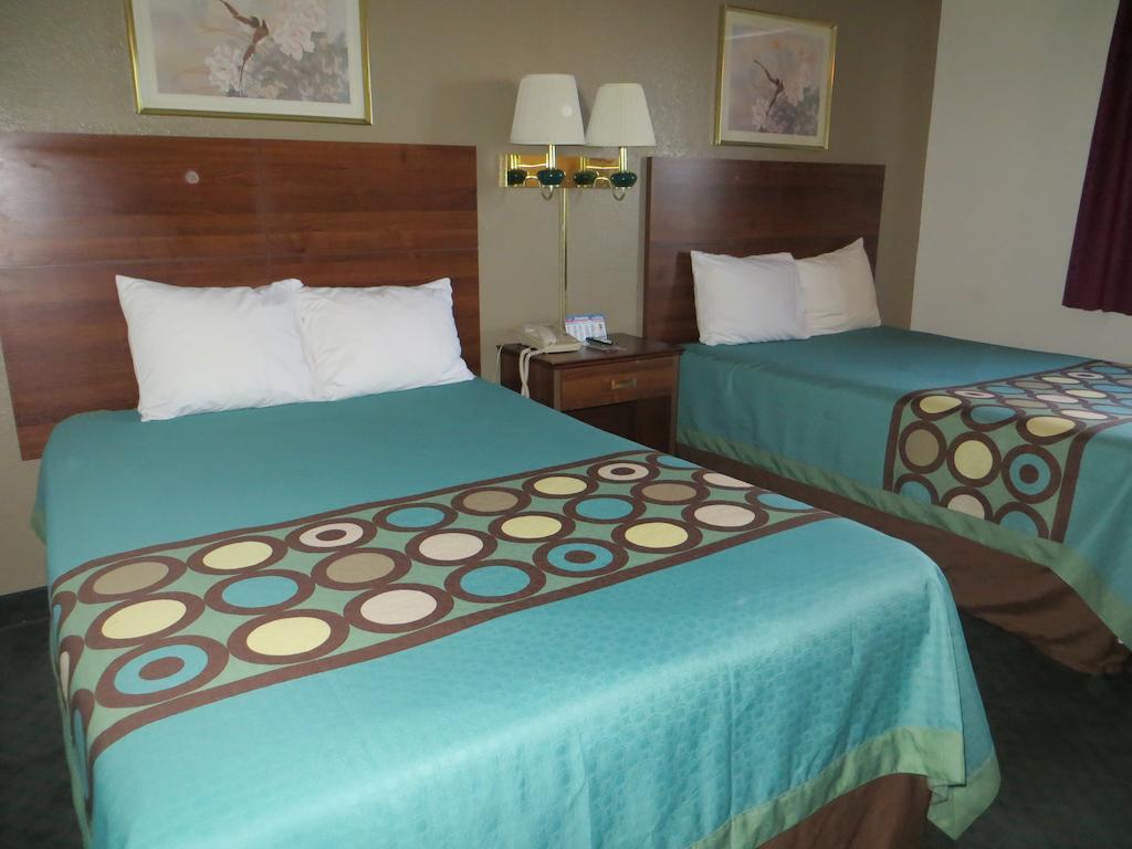 Hotel Super 8 By Wyndham Pueblo