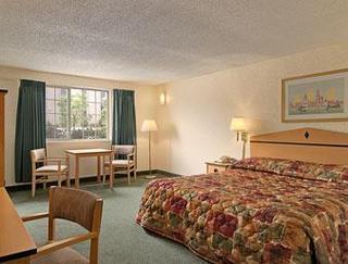 Super 8 By Wyndham Pueblo