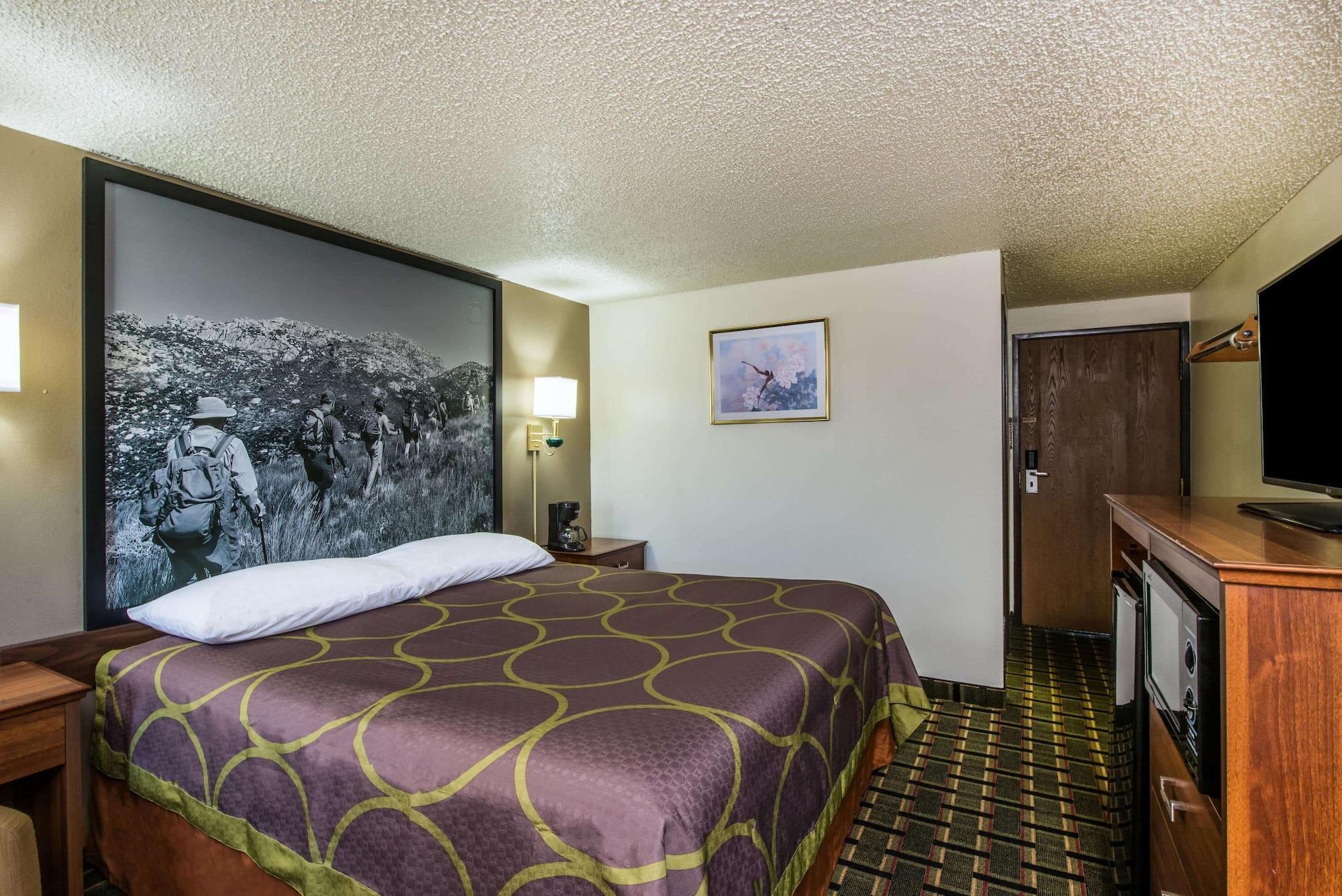 Super 8 By Wyndham 2* Pueblo