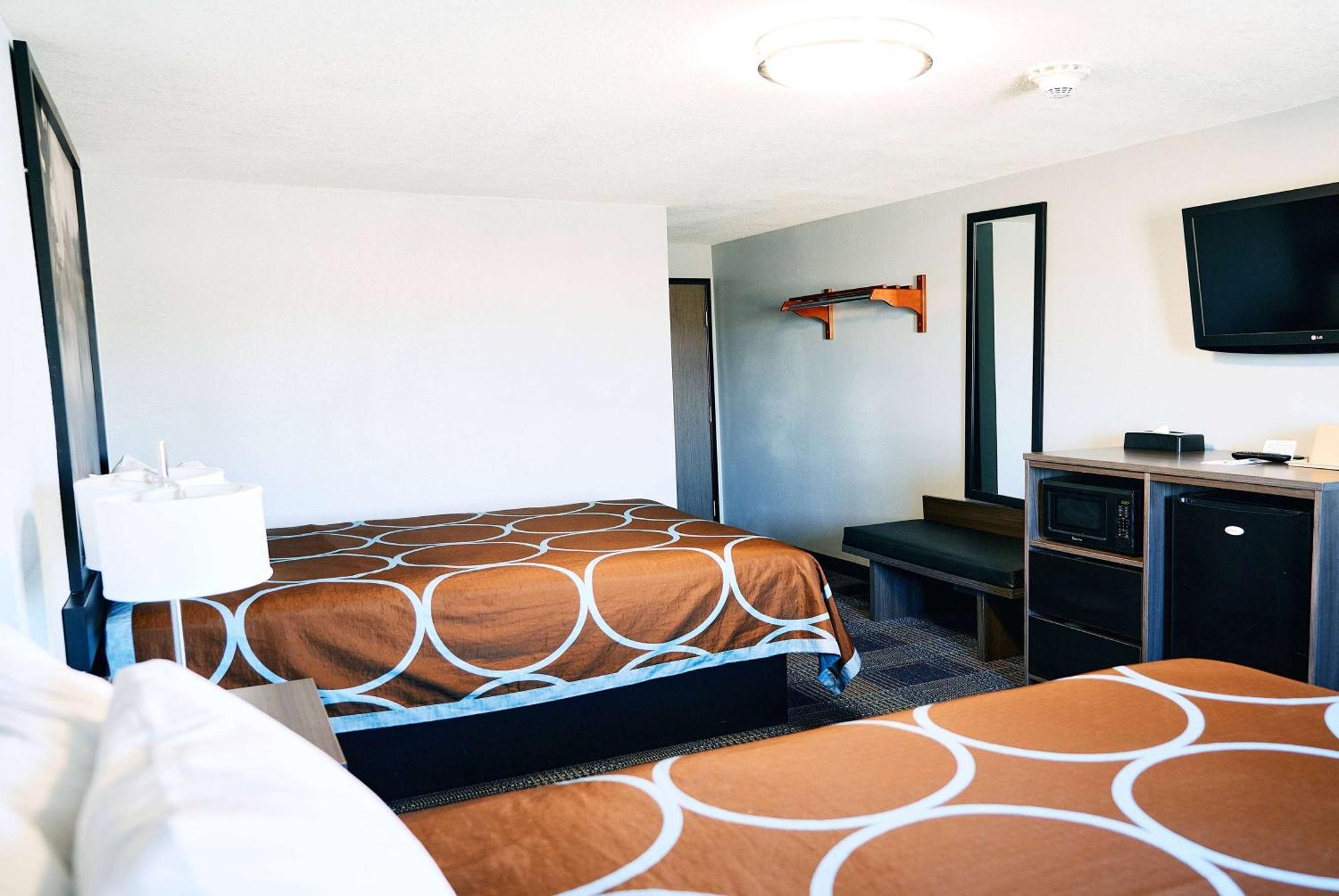Hotel Super 8 By Wyndham Pueblo