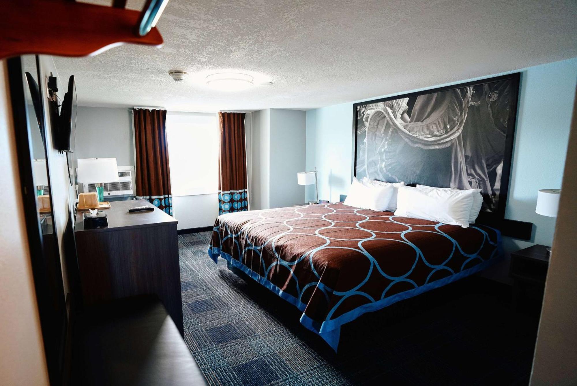 Hotel Super 8 By Wyndham 2*
