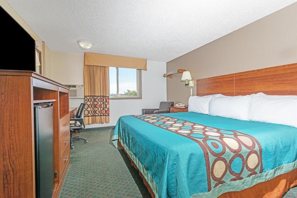 Super 8 By Wyndham Hotel