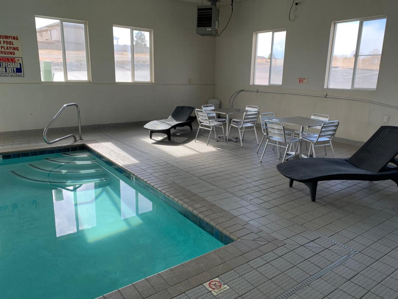 Super 8 By Wyndham Pueblo